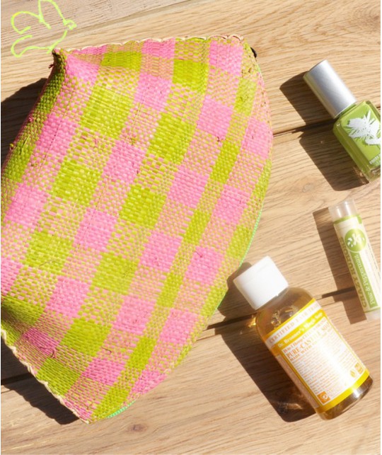 Raffia cosmetic bag green & pink l'Officina Paris beauty natural handcrafted Summer beach