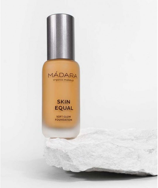 Madara Naturkosmetik Foundation Skin Equal Vegan organic makeup Olive 60
