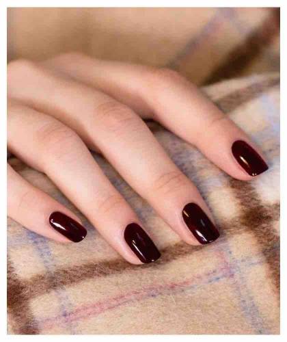 Manucurist Vernis GREEN Hollyhock rouge noir manucure ongles