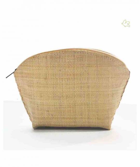 Raffia cosmetic bag natural beige l'Officina Paris handcrafted trendy beauty pouch beach toiletry bag makeup