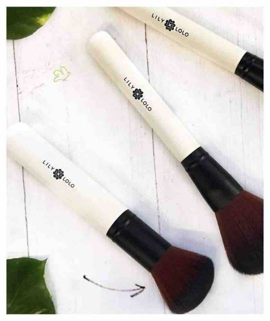 Lily Lolo Bronzer Brush Kosmetikpinsel Makeup Sonnenpuder Naturkosmetik l'Officina Paris