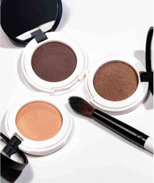 LILY LOLO Pressed Eye Shadow I Should Cocoa mineral cosmetics l'Officina Paris