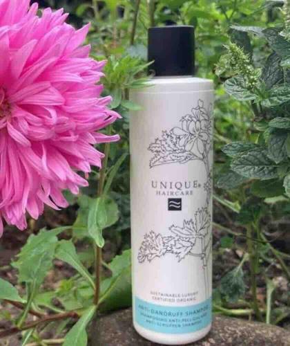 Shampooing bio Unique Haircare Anti-pelliculaire romarin flacon maxi 250ml parfum naturel végétal frais cosmétique green
