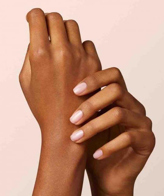 Nude Pink nail polish Manucurist GREEN Hortencia natural nails l'Officina Paris