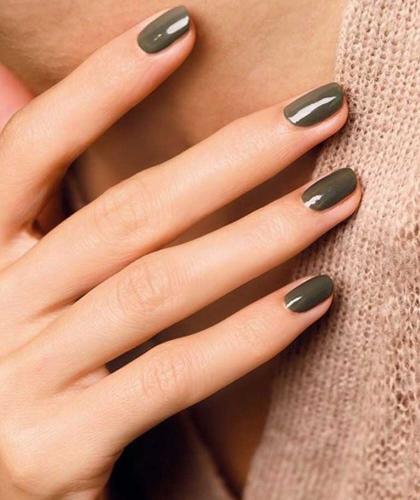 Vernis vert Khaki GREEN Manucurist gris l'Officina Paris