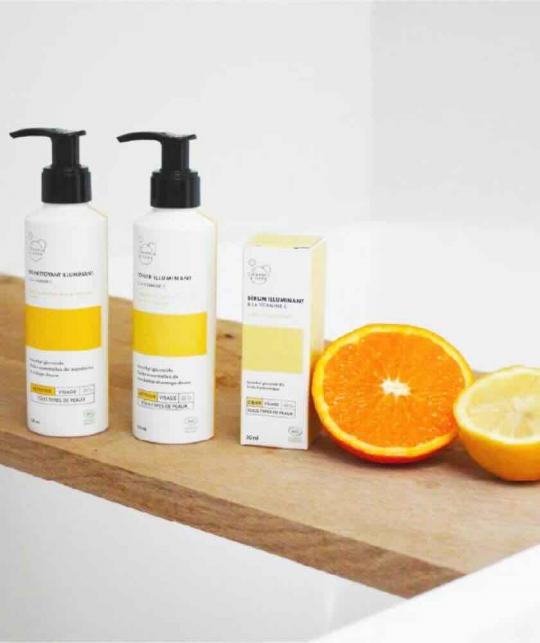Illuminating Toner Vitamin C natural skincare Clémence & Vivien delicate shimmery finish glowy skin l'Officina Paris