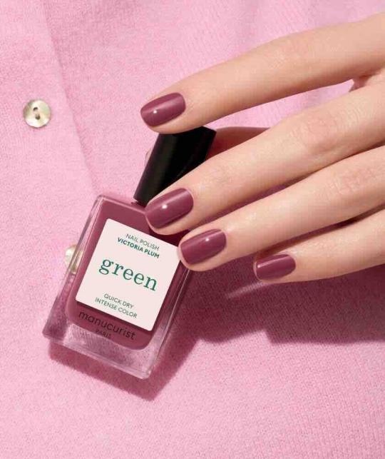 Nagellack Pflaume Violett Manucurist GREEN Victoria Plum l'Officina Paris Naturkosmetik
