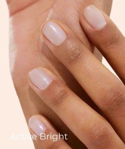 Manicure with Active Bright – brightening effect from the Trio Active™ Mini Smoothies Manucurist – L'Officina Paris