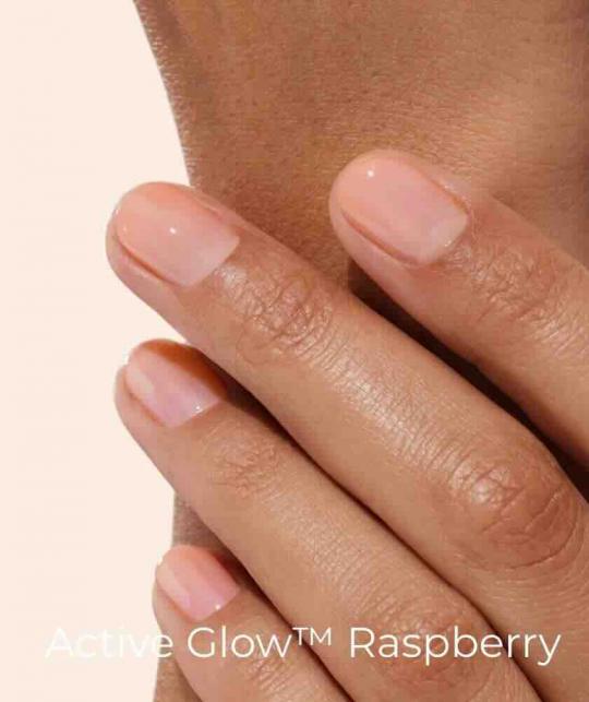 Manicure with Active Glow™ Raspberry – gloss effect from the Trio Active™ Mini Smoothies Manucurist – L'Officina Paris