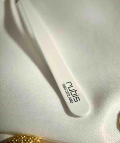 RUBIS Switzerland Pinzette Classic schräg - Weiss Beauty Augenbrauen - Swiss made