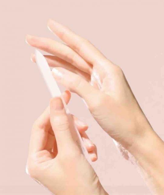 Wiederverwendbare Glas-Nagelfeile Manucurist, feine Körnung für professionelle Nagelpflege | L’Officina Paris
