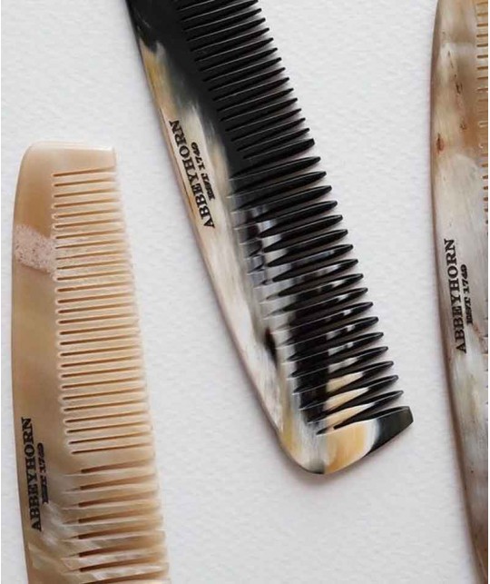 Abbeyhorn double-tooth comb – high-quality handmade horn comb - l'Officina Paris