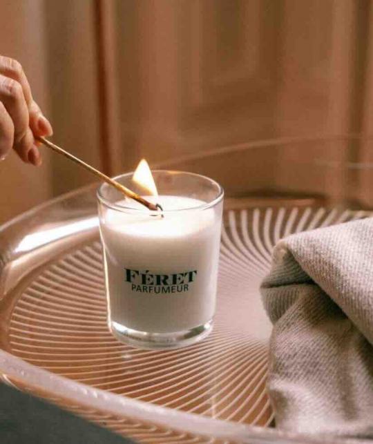 Art-Deco Duftkerze Veilchen Féret Parfumeur aus pflanzlichem Naturwachs – L’Officina Paris
