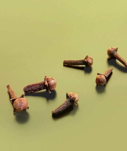 Clove Purifying Face Mask Joveda Ayurveda vegan acne oily skin