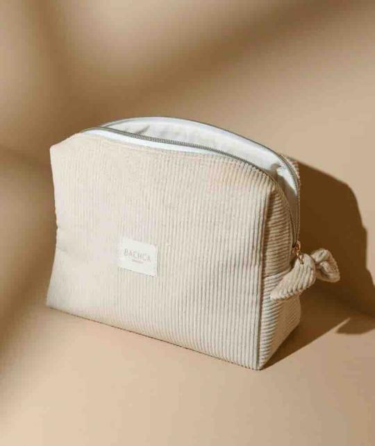 Beauty case en velours beige sable – BACHCA Paris, trousse élégante et intemporelle L’Officina Paris