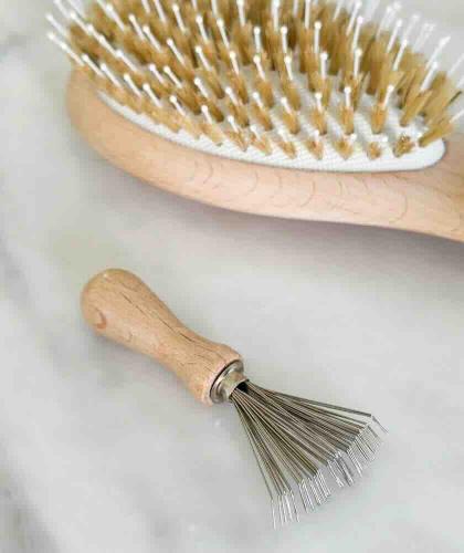 Premium hairbrush cleaning comb – BACHCA Paris, durable and precise haircare accessory -- l'Officina Paris