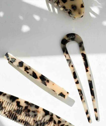 Premium tortoiseshell French hair pin BACHCA Paris, stylish hair accessory for medium to long hair