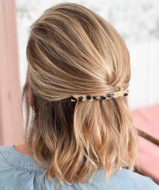 Hair styled with BACHCA Paris tortoiseshell hair clip, premium French style accessory, L’Officina Paris