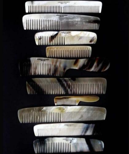 Peigne en corne Abbeyhorn cheveux barbe - fait main en Angleterre - l'Officina Paris