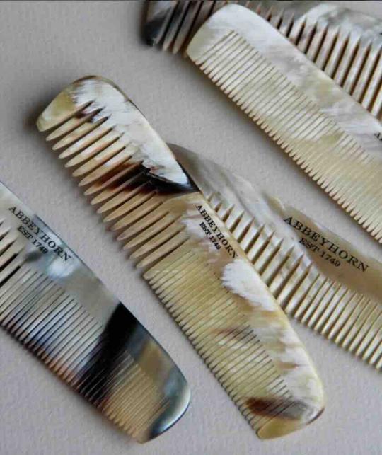 Abbeyhorn horn comb - Handcrafted in England - Luxury pocket comb - hair and beard