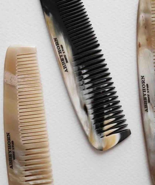 Peigne en corne naturelle Abbeyhorn - double denture (15 cm) petit cheveux barbe homme femme