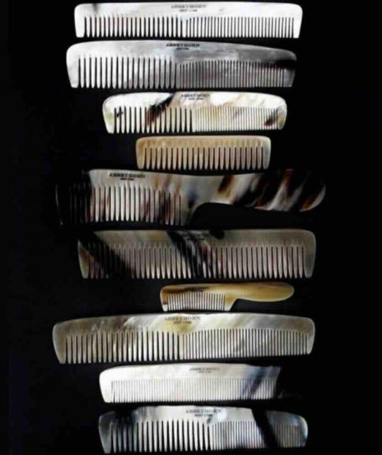 ABBEYHORN Horn Comb handcrafted in England - hair and beard - luxury accessory, l'Officina Paris