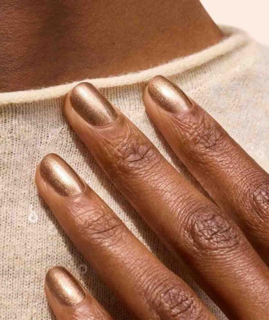 Bronzé shimmering nail polish GREEN™ Manucurist – luminous, refined manicure