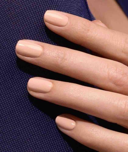 Pink Sand, beige-rosa Nagellack auf den Nägeln GREEN™ Manucurist – deckender, zarter Look
