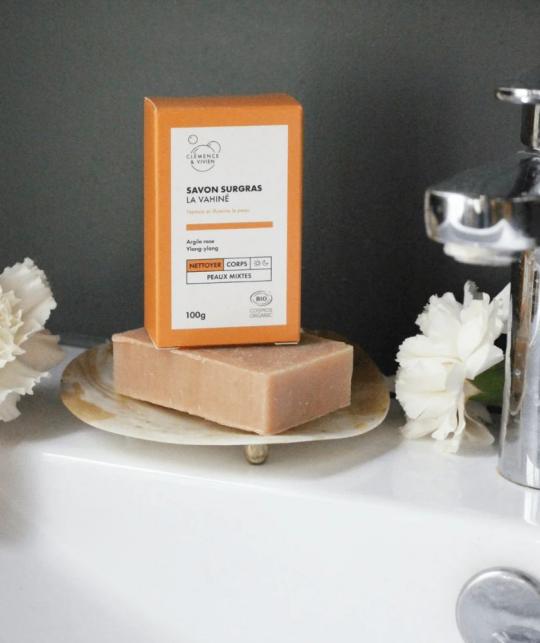 Clean beauty bathroom lifestyle La Vahiné Clémence & Vivien handmade soap natural organic skincare routine