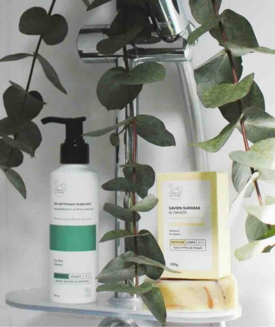 Savon artisanal Le Gandhi Clémence & Vivien ambiance salle de bain clean beauty naturel et relaxant