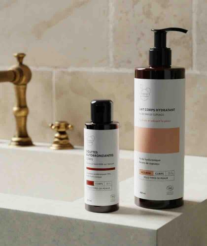 Gouttes autobronzantes corps et lait hydratant Clémence & Vivien routine soin corps bio naturel salle de bain
