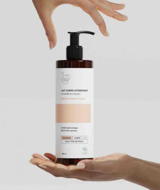 Lait corps hydratant Clémence & Vivien flacon pompe soin corps naturel bio mains féminines