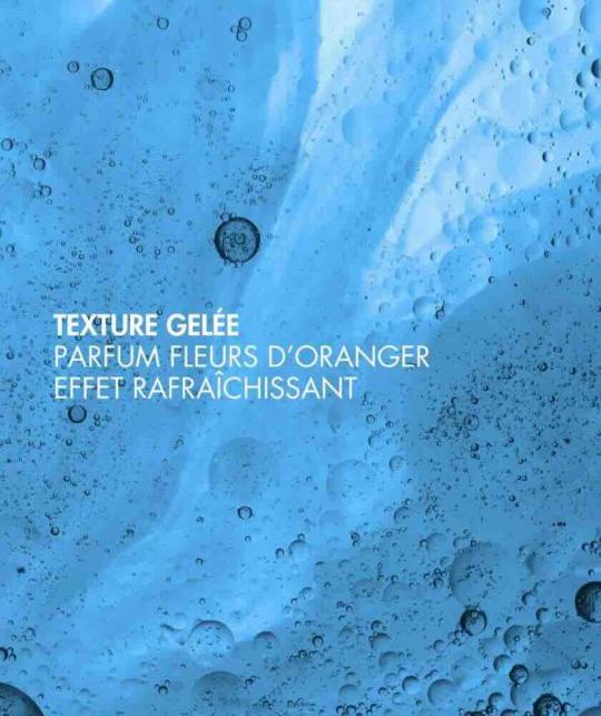 Gros plan sur la texture gelée du Masque Fraîcheur Hydratant Bio à l’Algue Marine Clémence & Vivien, effet rafraîchissant
