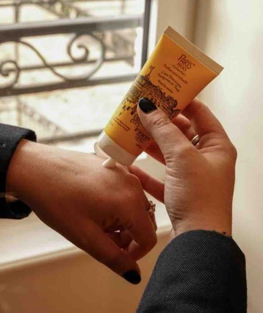 Féret Parfumeur nourishing hand and foot cream – silky texture and nourishing care