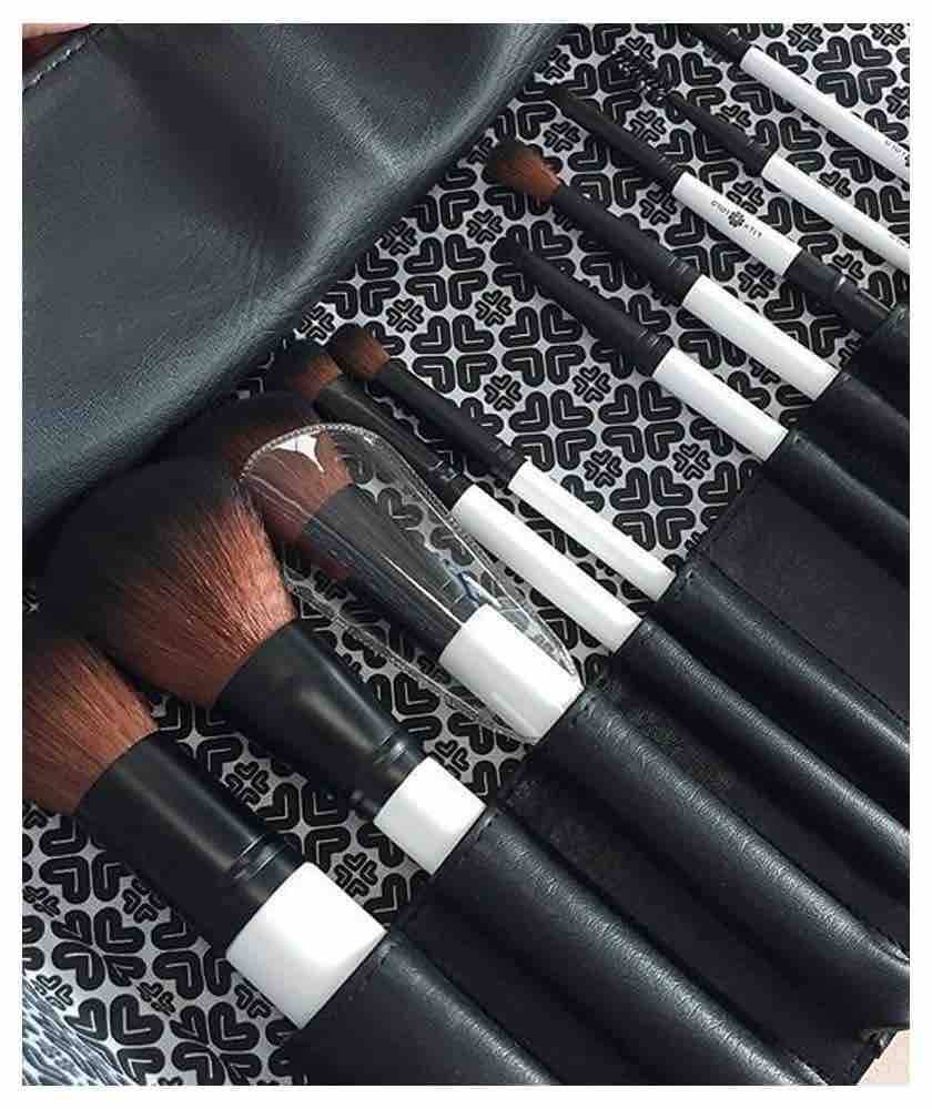 Set Trousse 10 Pinceaux maquillage Lily Lolo maquillage minéral l'Officina Paris magasin en ligne