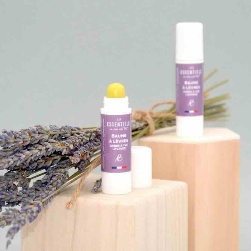 Baume à lèvres bio Arbre à Thé Les Essentiels – hydratant, réparateur et 100% naturel, L'Officina Paris