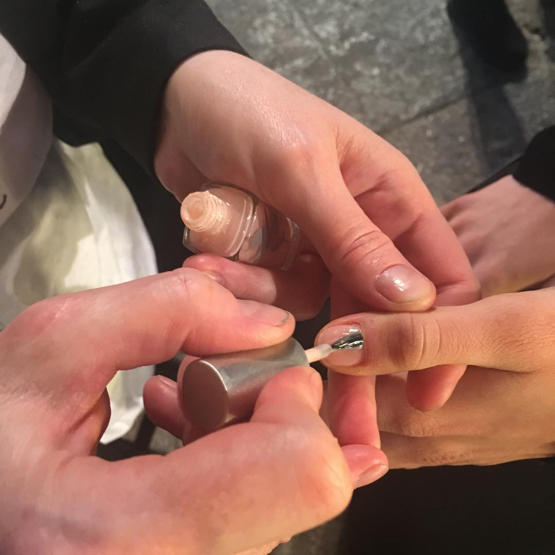 priti-paris-fashion-week-natural-colors