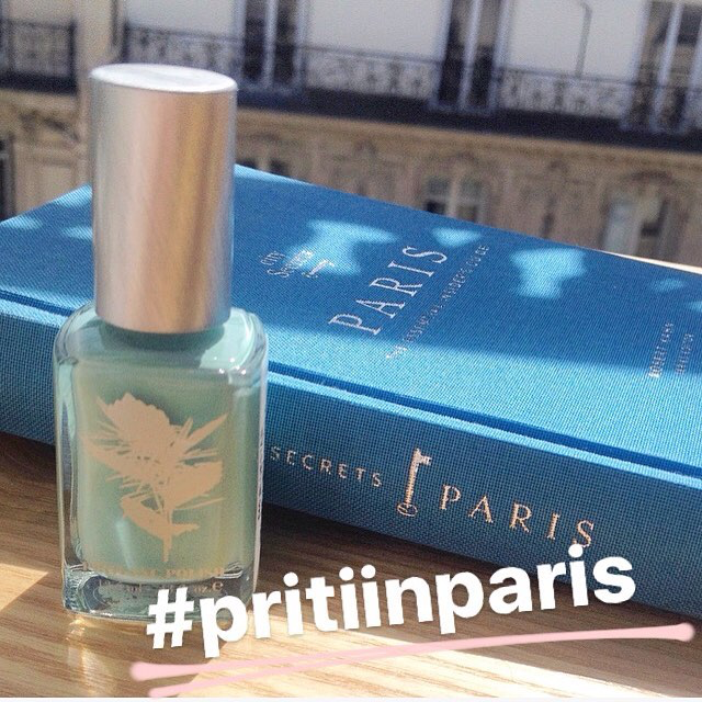 priti-nyc-bluestar-verns-ongles-bleu-pritiinparis