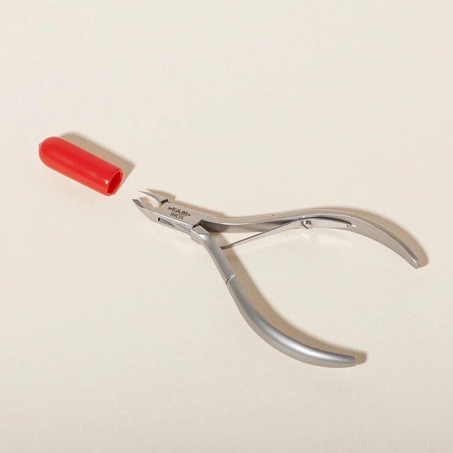 Pince à Envies Cuticules - MANUCURIST Paris, qualité et de précision professionnelle, en acier inoxydable, made in France. l'Officina Paris