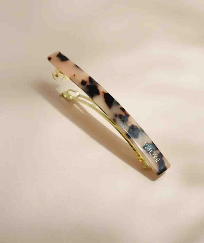 Barrette longue BACHCA Écaille en acétate de cellulose sur fond beige