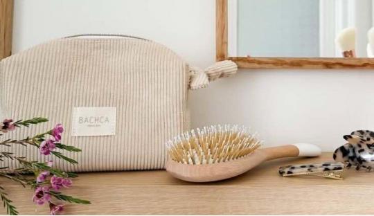 Beauty Accessories BACHCA Paris – Makeup Pouches & Wellness | L’Officina Paris